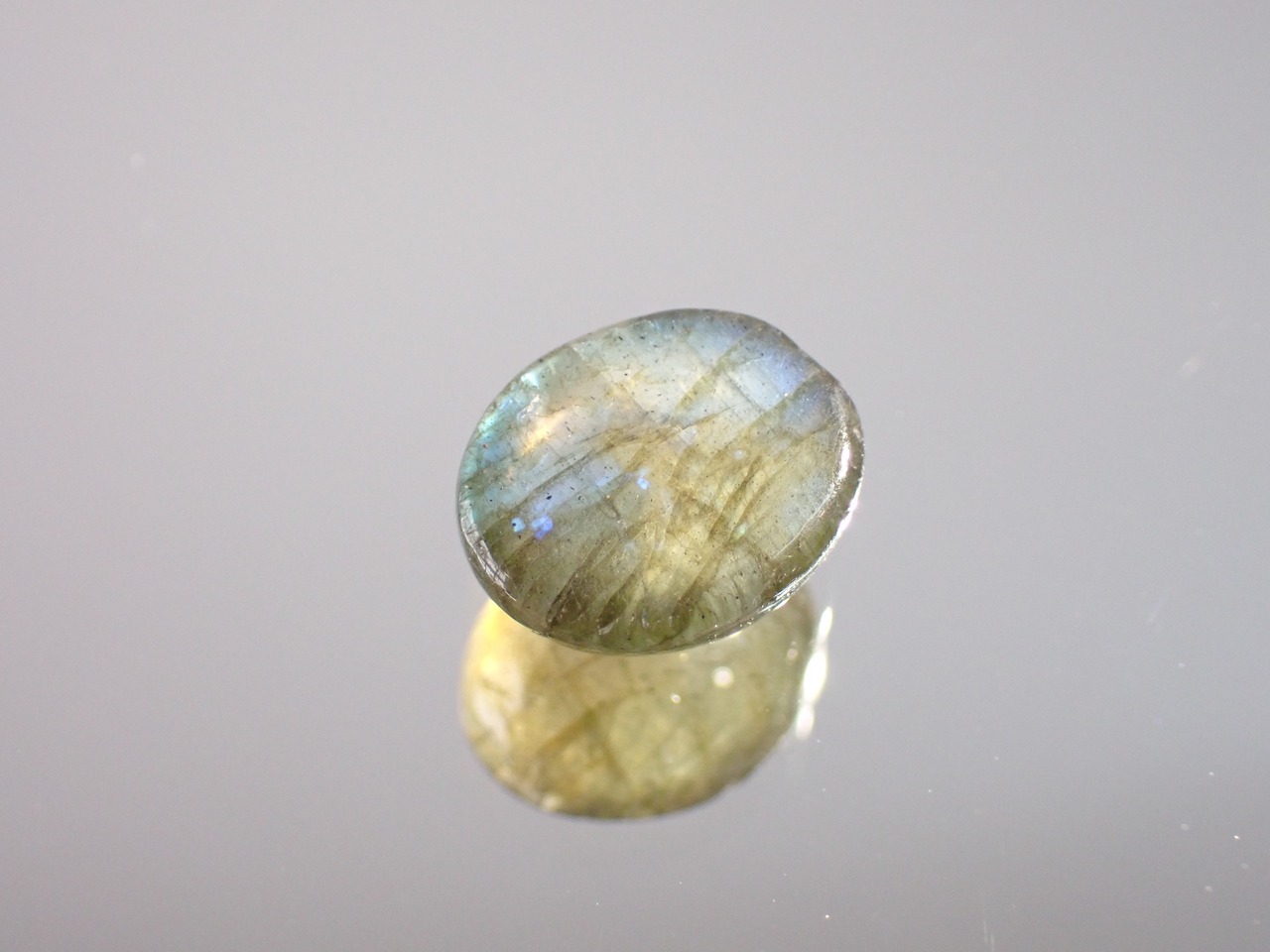 ラブラドライト　4.04ct　[C13‐715]