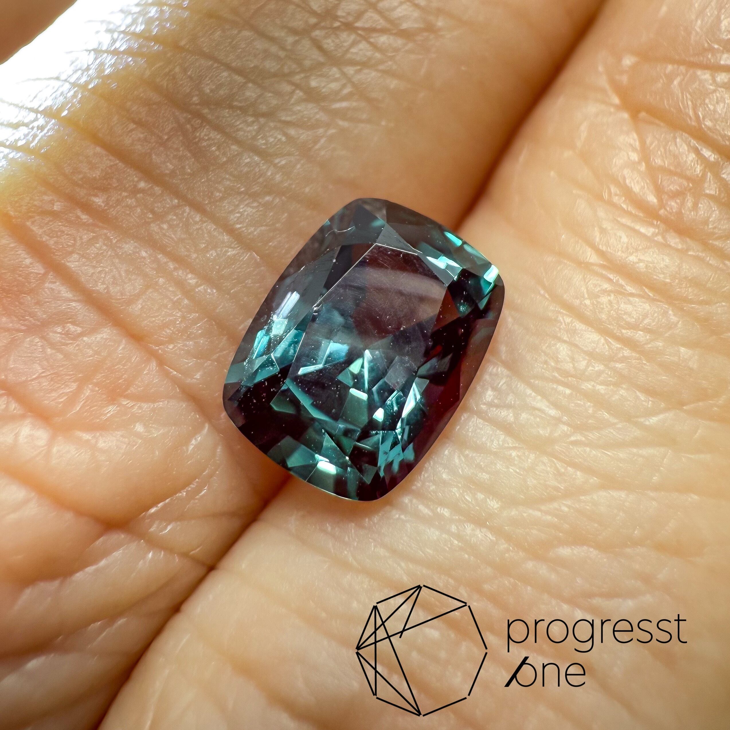 合成アレキサンドライト1.82ct | progresstone