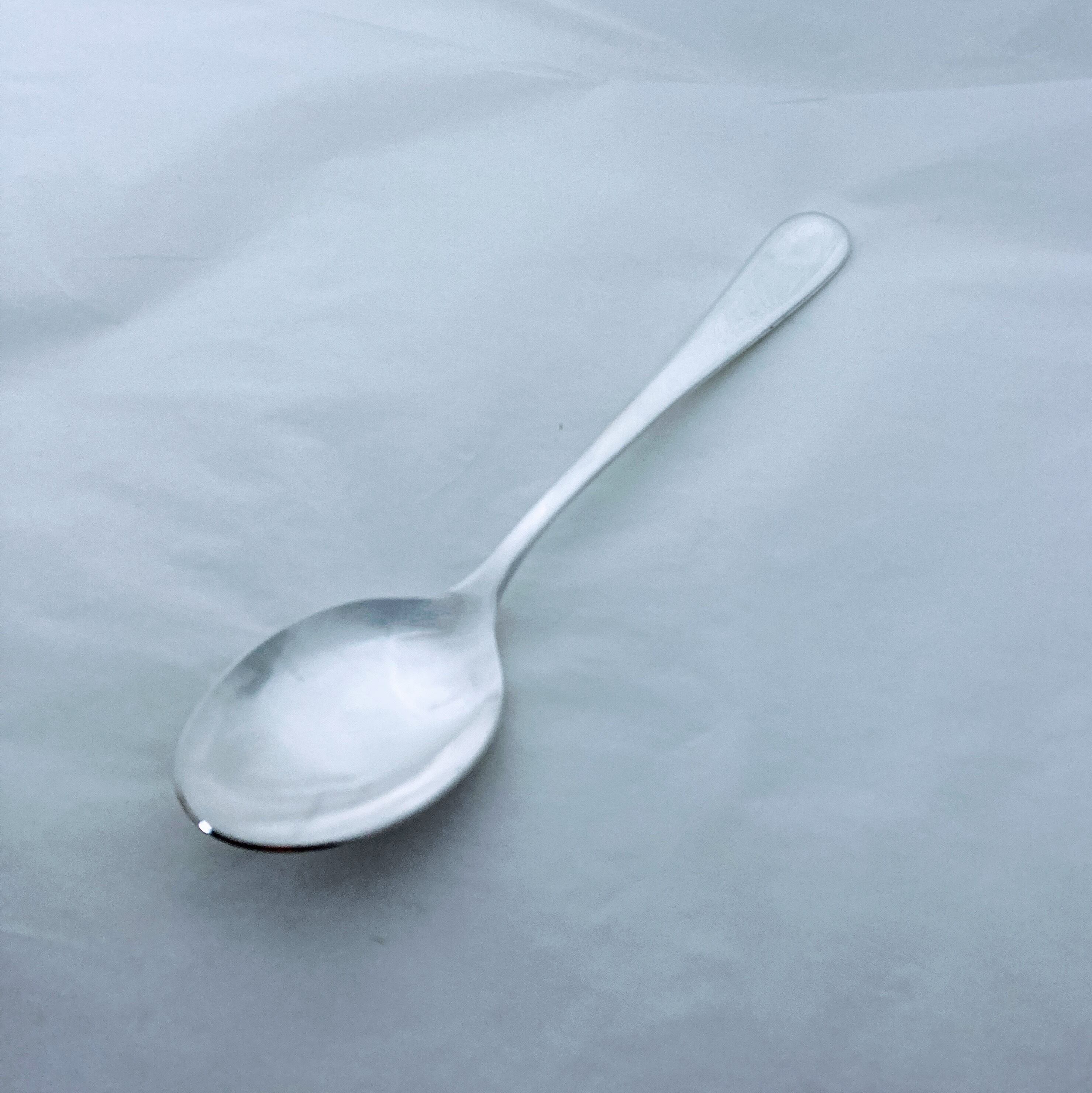 撮影用におすすめ。銀メッキ仕上げのNWデザートスプーン 18−8