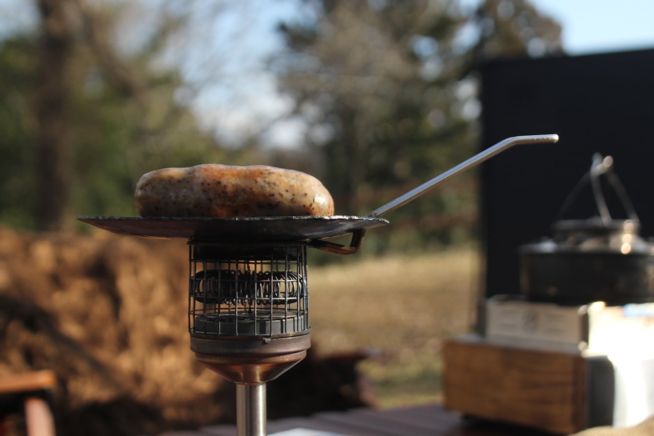 羽根のように軽い鉄製フライパン”FEATHER PAN"