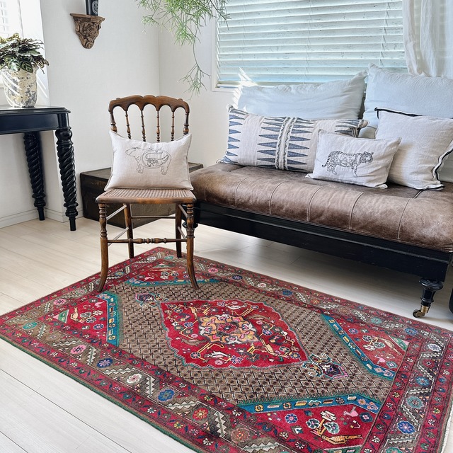 トルコ ヴィンテージラグ TR045 | 東アナトリア | 102cm × 157cm