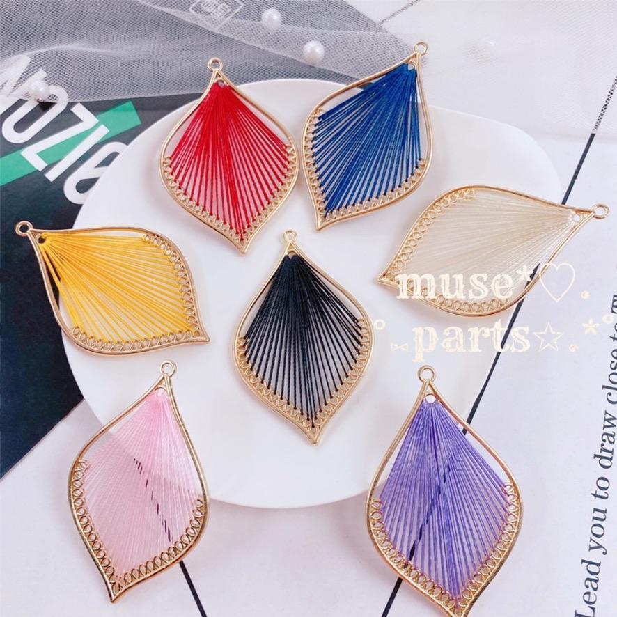 HM ピアス シルバー 勾玉 ネオンライトグリーン マーブル HM