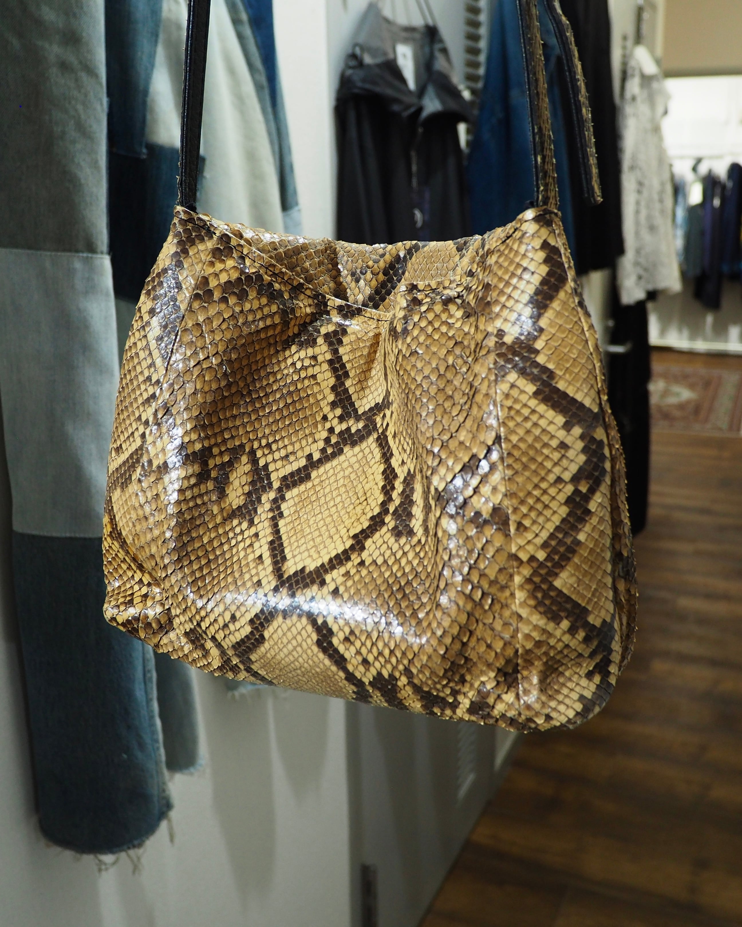 ” Unknown ” Vintage Python Leather Hand Shoulder Bag