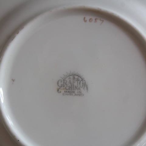 イギリス GRAFTON ハンドペイント トリオセット（カップ＆ソーサー
