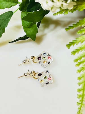 ピアス　ゴールドドミノマルチ