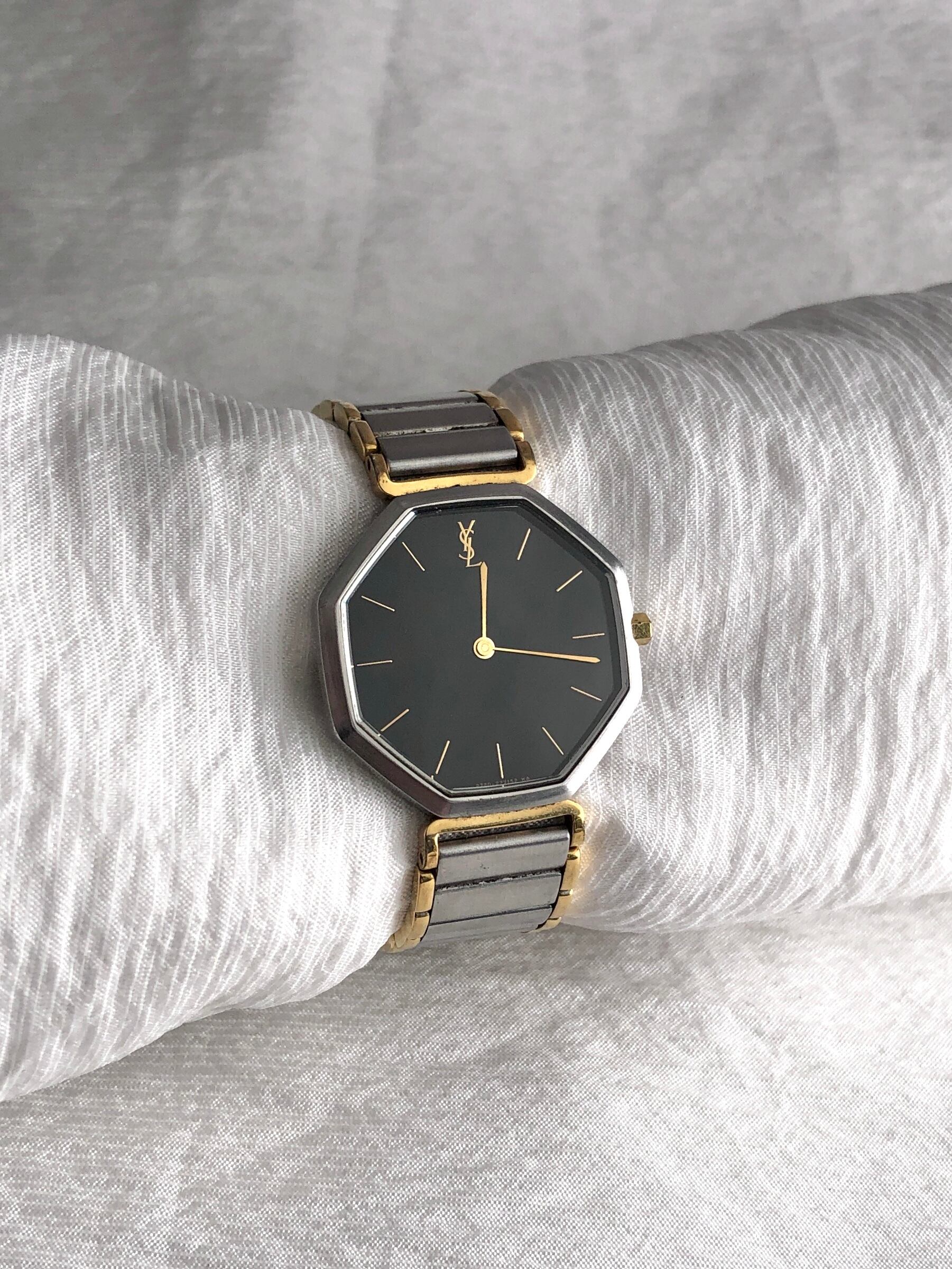 日本直送 名牌中古包 】Yves Saint Laurent 腕時計 シルバー