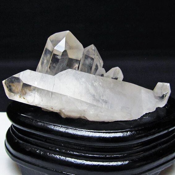 水晶 クラスター マダガスカル産 台座付属 水晶 原石 一点物 172-4312