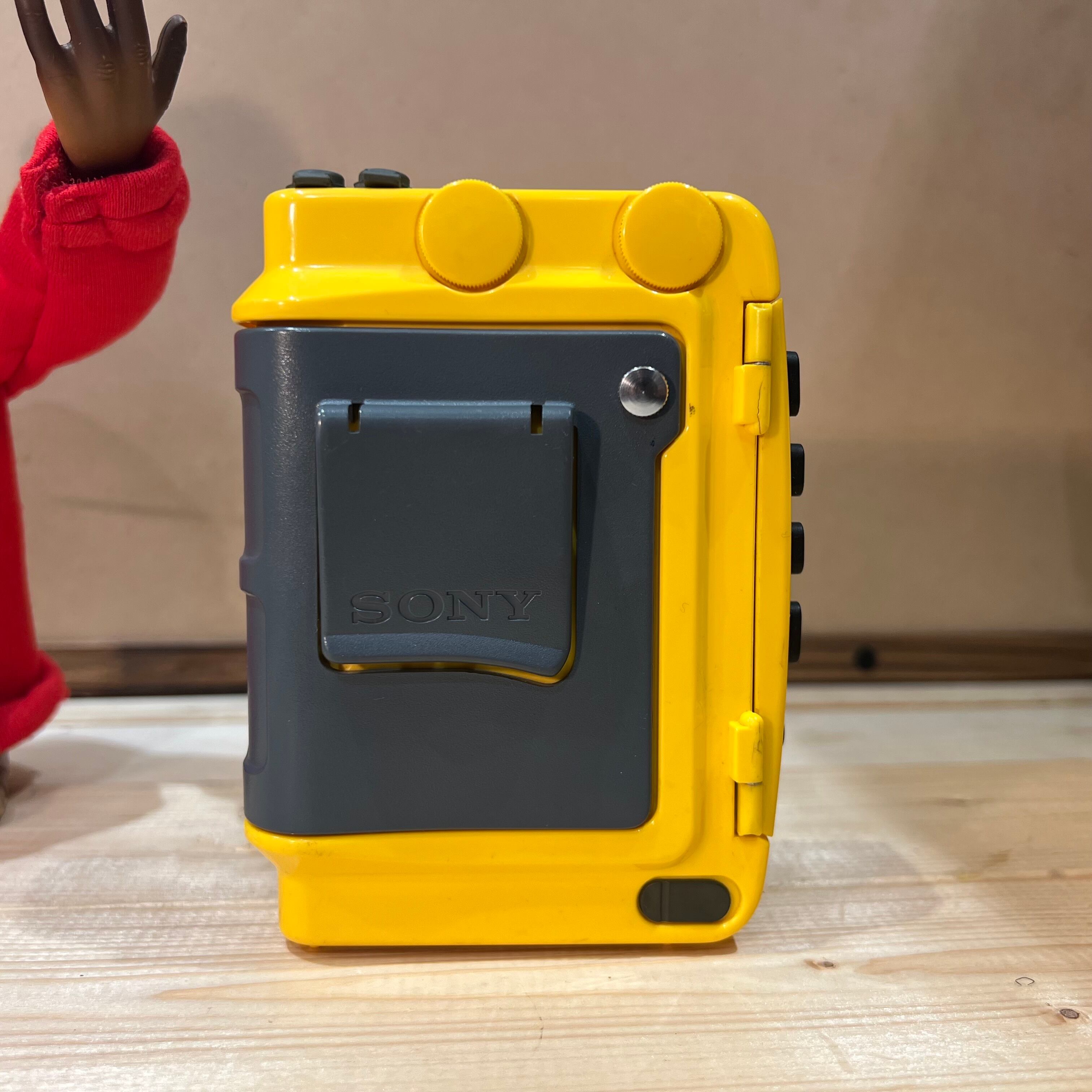 メンテ済可動品]ソニースポーツ カセットウォークマンsony sports WM