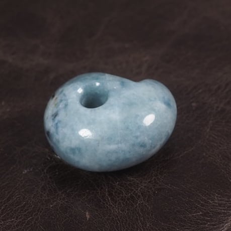 糸魚川翡翠 青ヒスイ まる勾玉 9.0g Itoigawa blue Jadeite Magatama