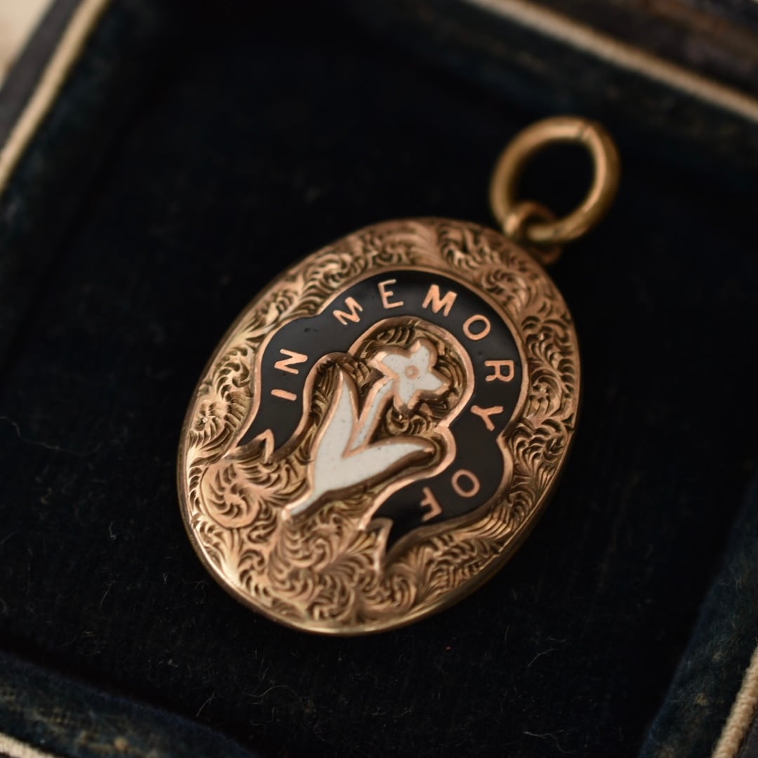 英国アンティーク 1860年頃 ヴィクトリア朝時代 9金 ブラック 英国アンティーク 1860年頃 ヴィクトリア朝時代 9金 ブラック