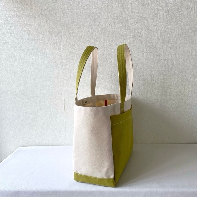 「軽いボックストート」通勤サイズ「生成り×ヒワグリーン」／倉敷帆布 8号帆布【受注制作】