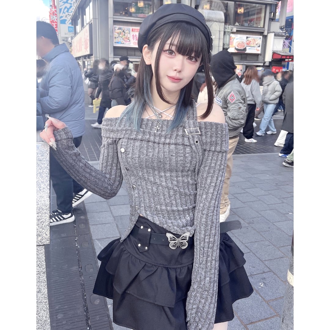 ホルターネック オフショルニット | VOLCAN&APHRODITE