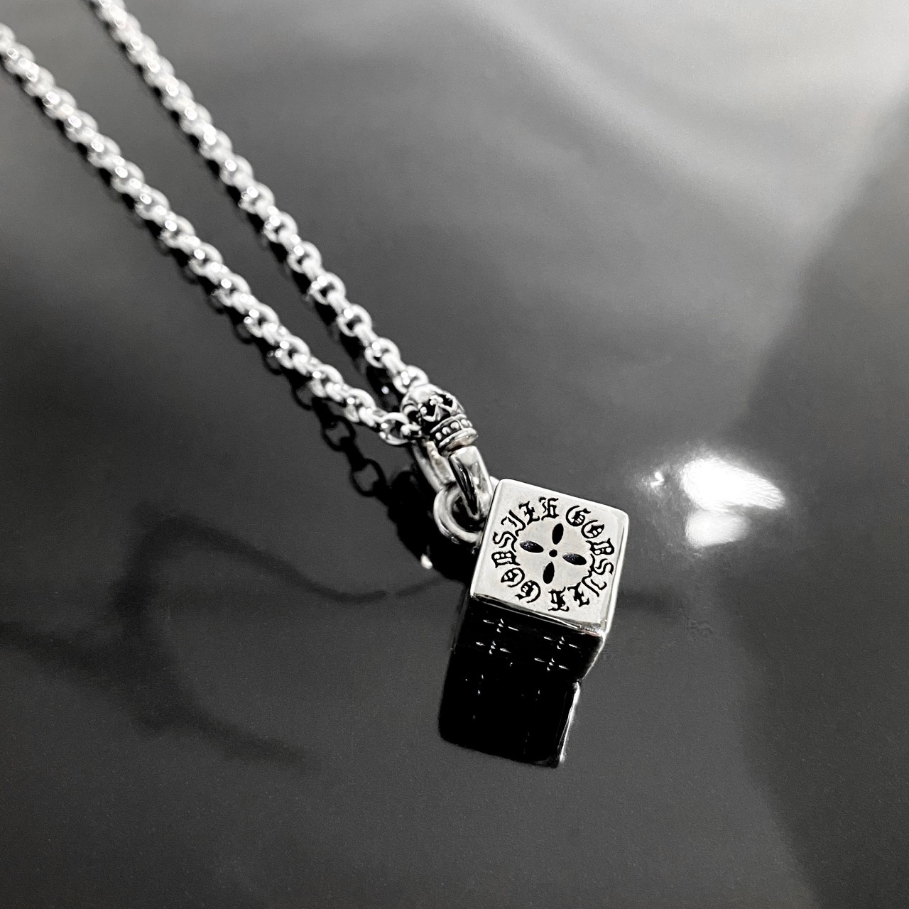 DICE : CROSS NECKLACE / クロスダイスネックレス