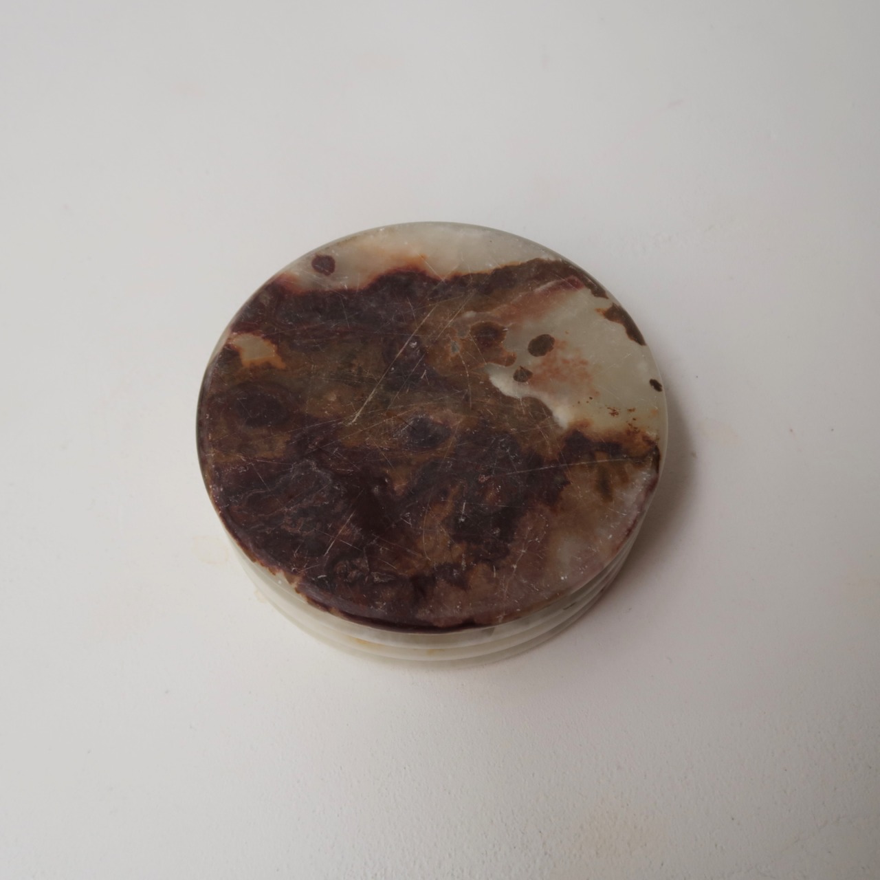 重厚感のあるジュエリートレイ