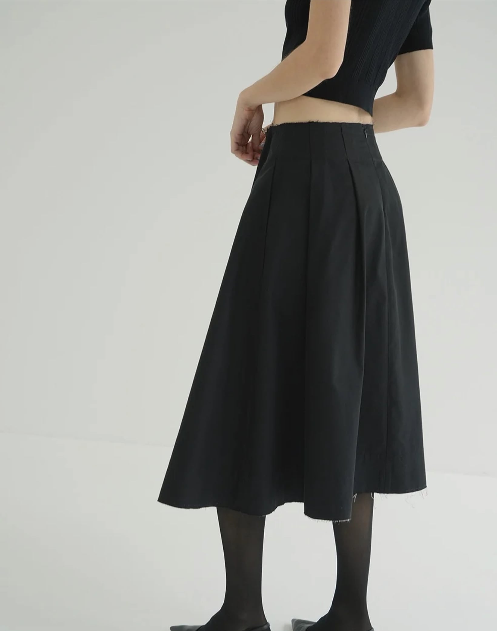 CLANE TUCK DETAIL FLARE SKIRT | FLICKA ASHIYA