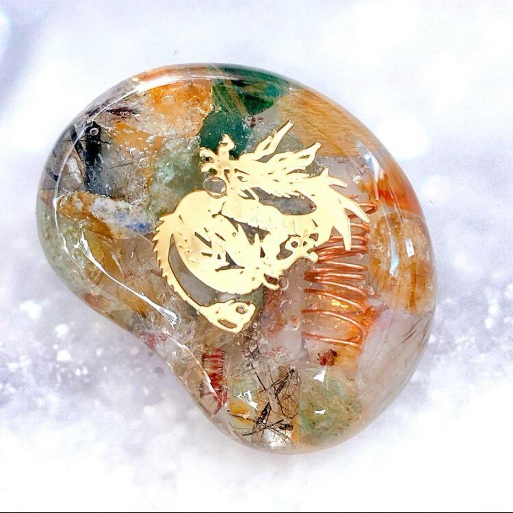 2024年 干支 辰 金龍 龍神様 開運✨御守り✨オルゴナイト 握り石 