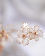 " 花、ひらり（sakura）耳飾り”