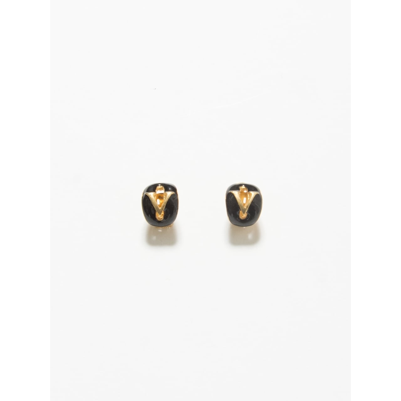 【valentino】V logo gold earrings(ヴァレンティノ Vロゴゴールドイヤリング)3a