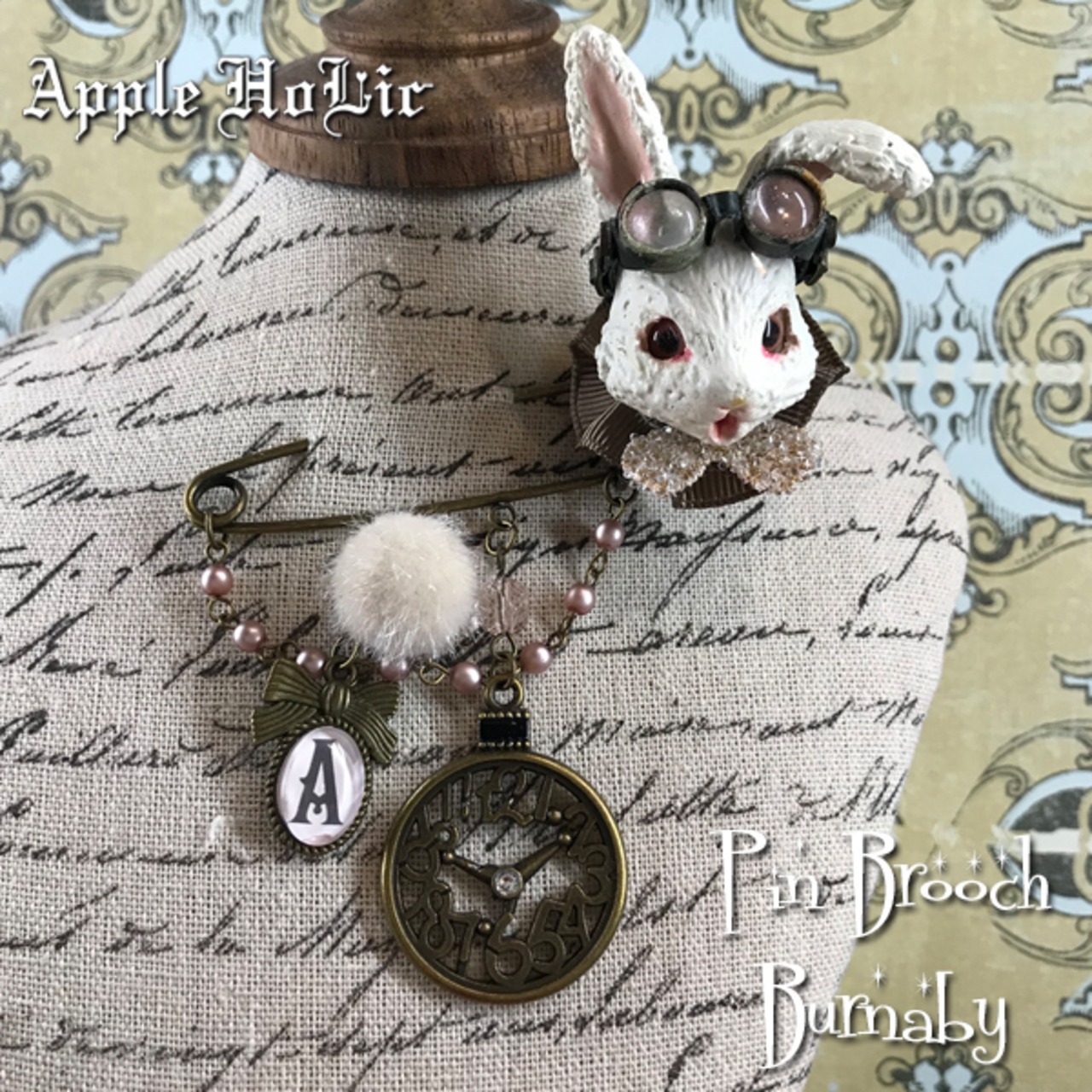 ピンブローチ【White Rabbit Burnaby ・白ウサギ バーナビー】