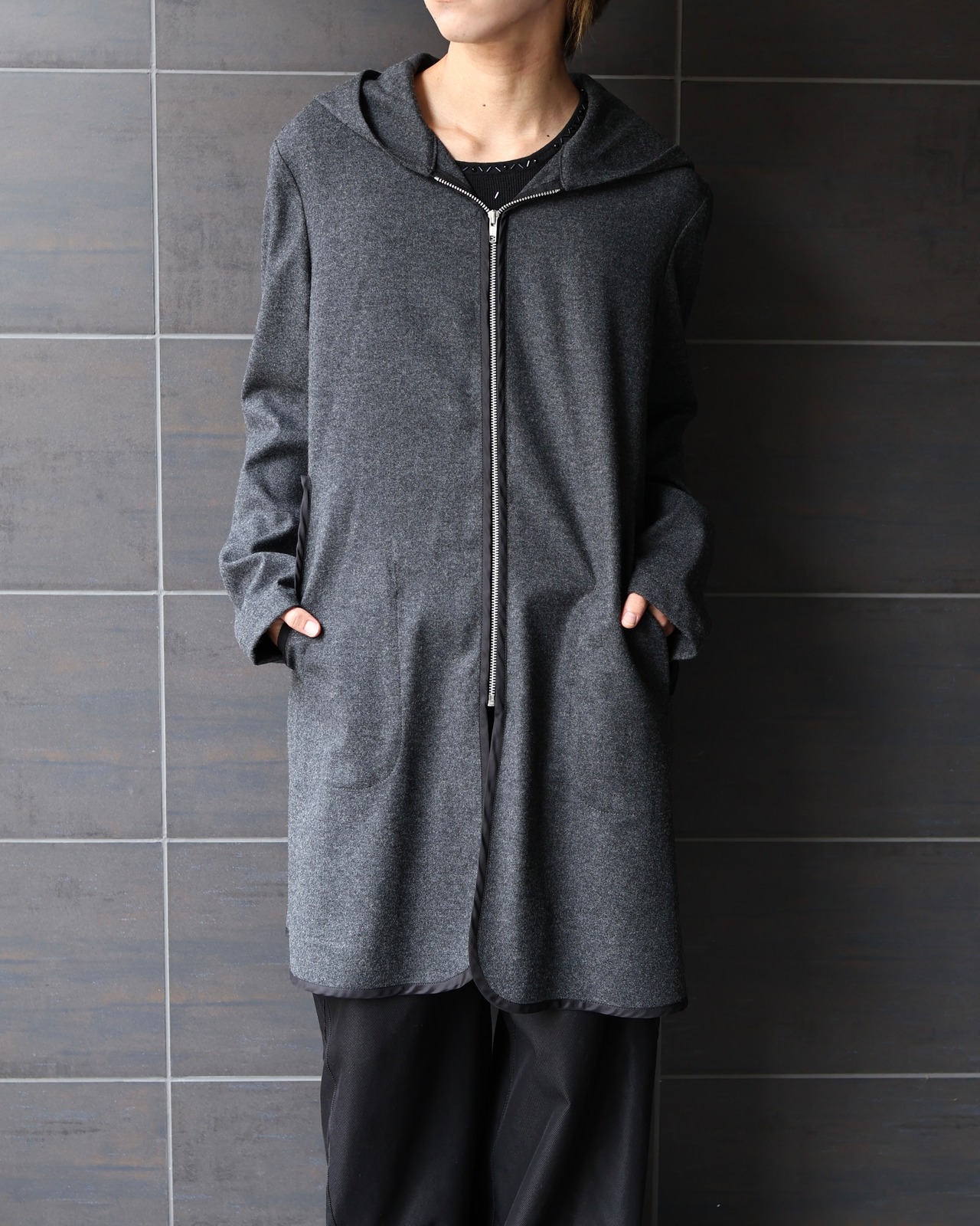 【COMME des GARCONS HOMME DEUX】zip up hooded half coat