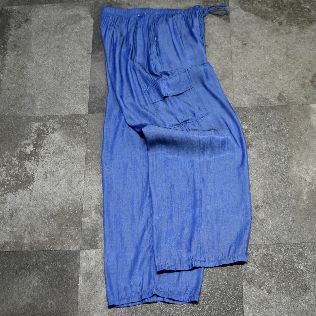 drape silhouette gloss wide cargo pants