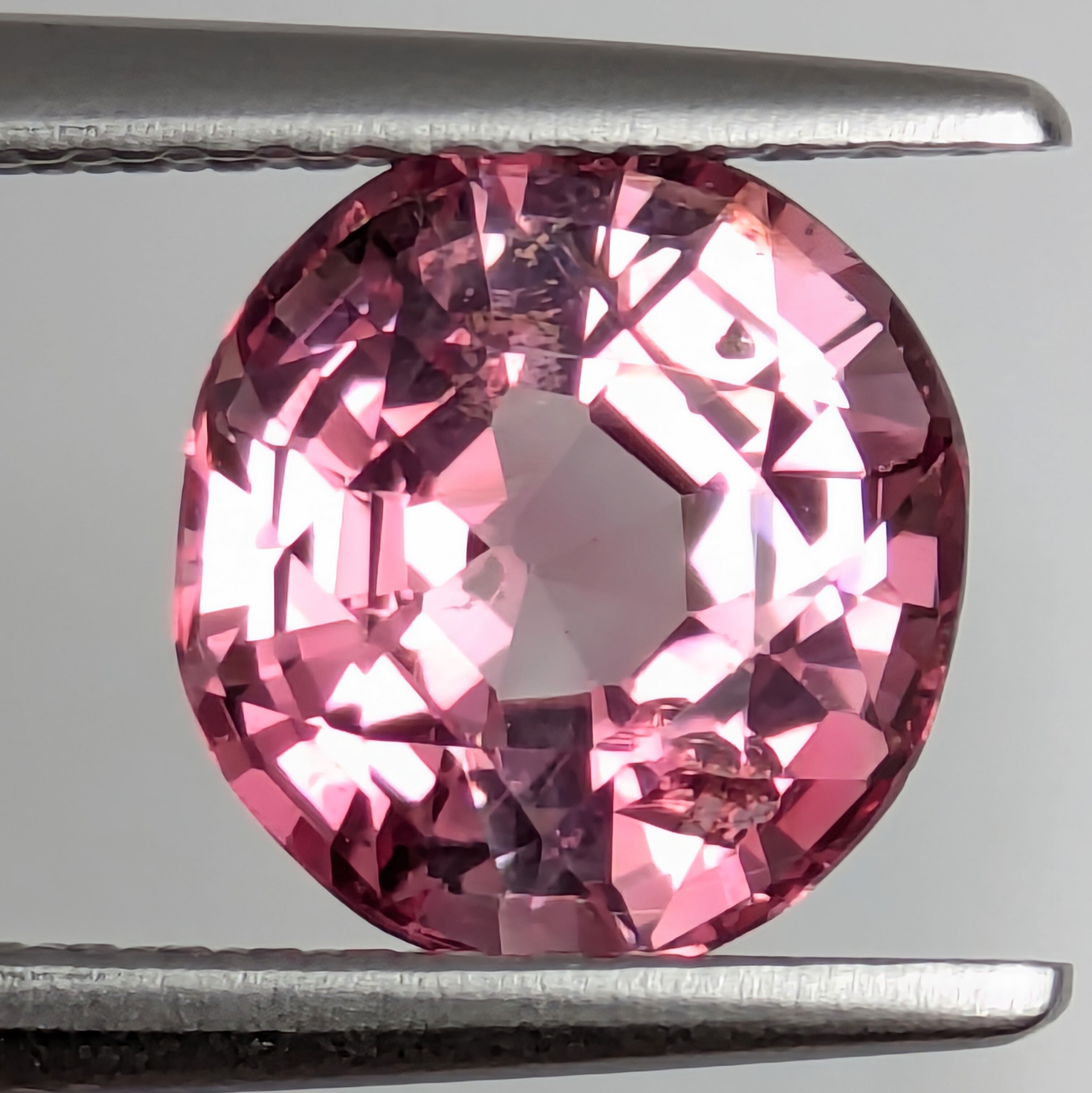 ピンクスピネル ルース ミャンマー・モゴック産【1.90ct】PRO207578