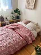 Pink Blossom　アースなピンクと赤　エレガントなお花　シングルサイズ　ブロックプリントキルト　お布団　
