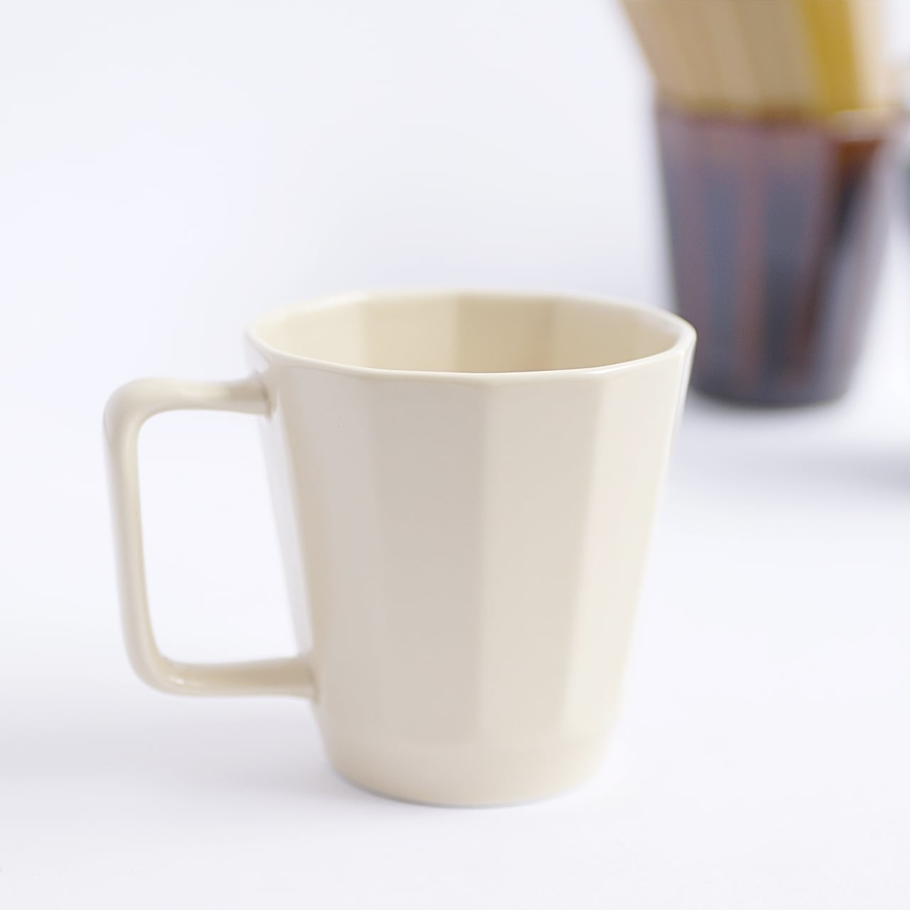 ベージュ Mマグカップ | takumikk