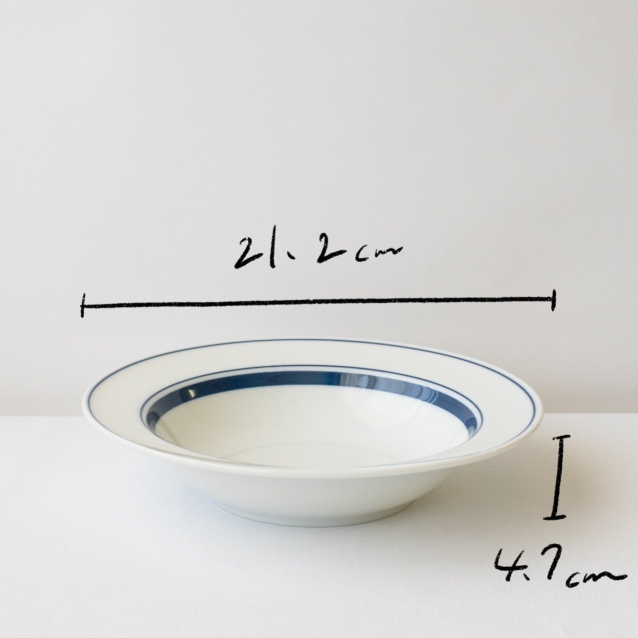 ブルーラインの大プレート【21cmクープ】 | Kamani | 多治見で営む
