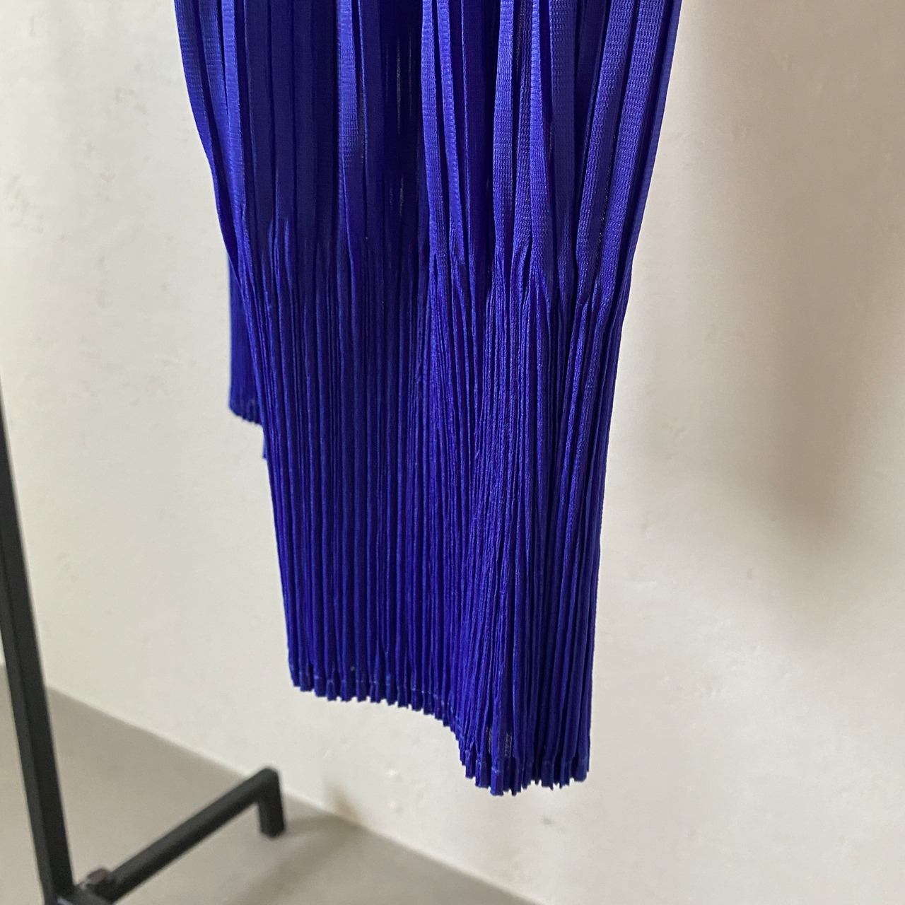 【受注予約：7月中旬入荷予定】tapered pleated 【PT】/blue