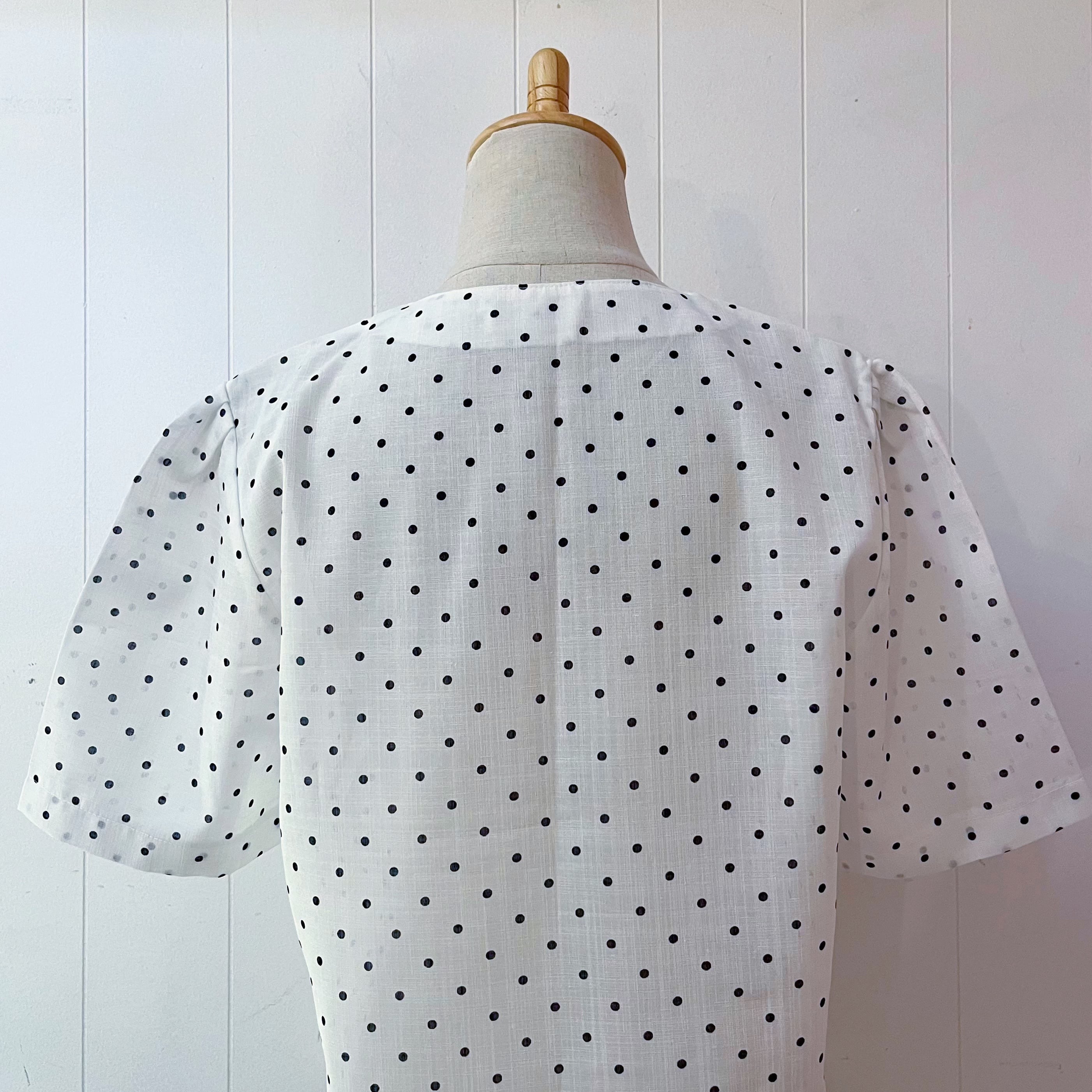 tuck double button dot blouse