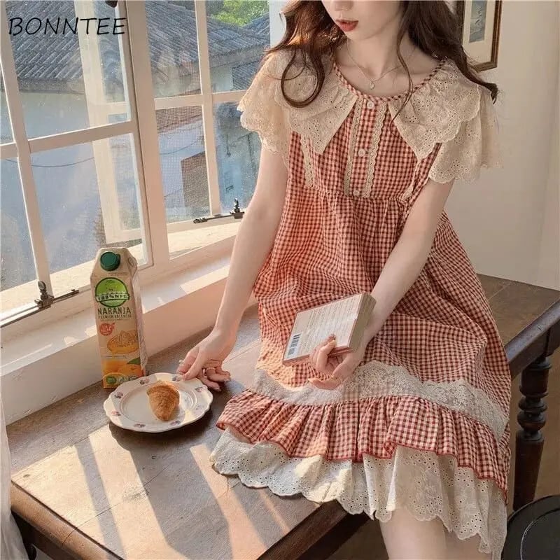 【新作】【送料無料】 赤のチェック柄ナイトガウン女性レース素敵な O ネックルーズ薄いシックなふくらはぎ半ばフレンチスタイルパジャマ夏インカジュアル人気プリンセス 0281960022168