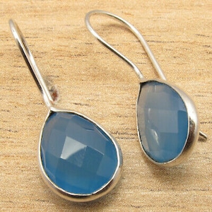 blue chalcedony 玉髄 癒やし 精神安定  ブルーカルセドニー　シルバーピアス