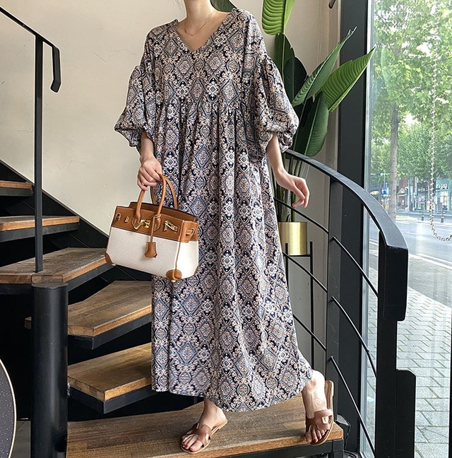 新作 マキシワンピース ロング丈ワンピース 民族風 パフスリーブ Vネック 韓国ファッション