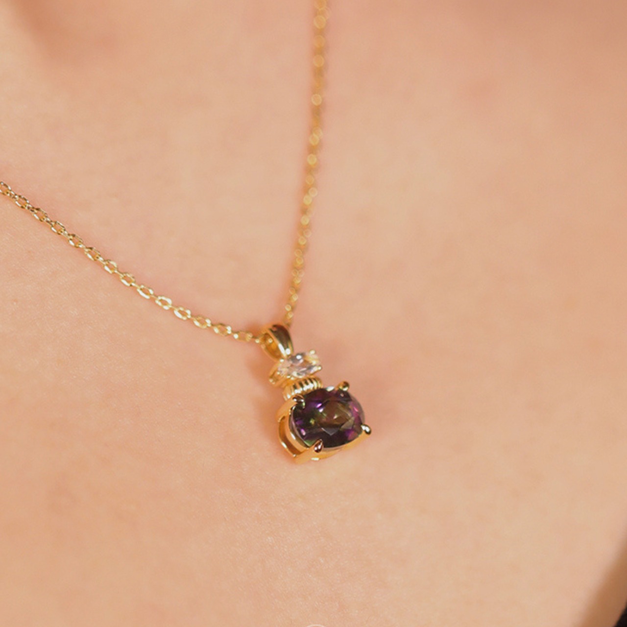 アミュレット　ミスティックトパーズ&ホワイトトパーズのネックレス　M23664