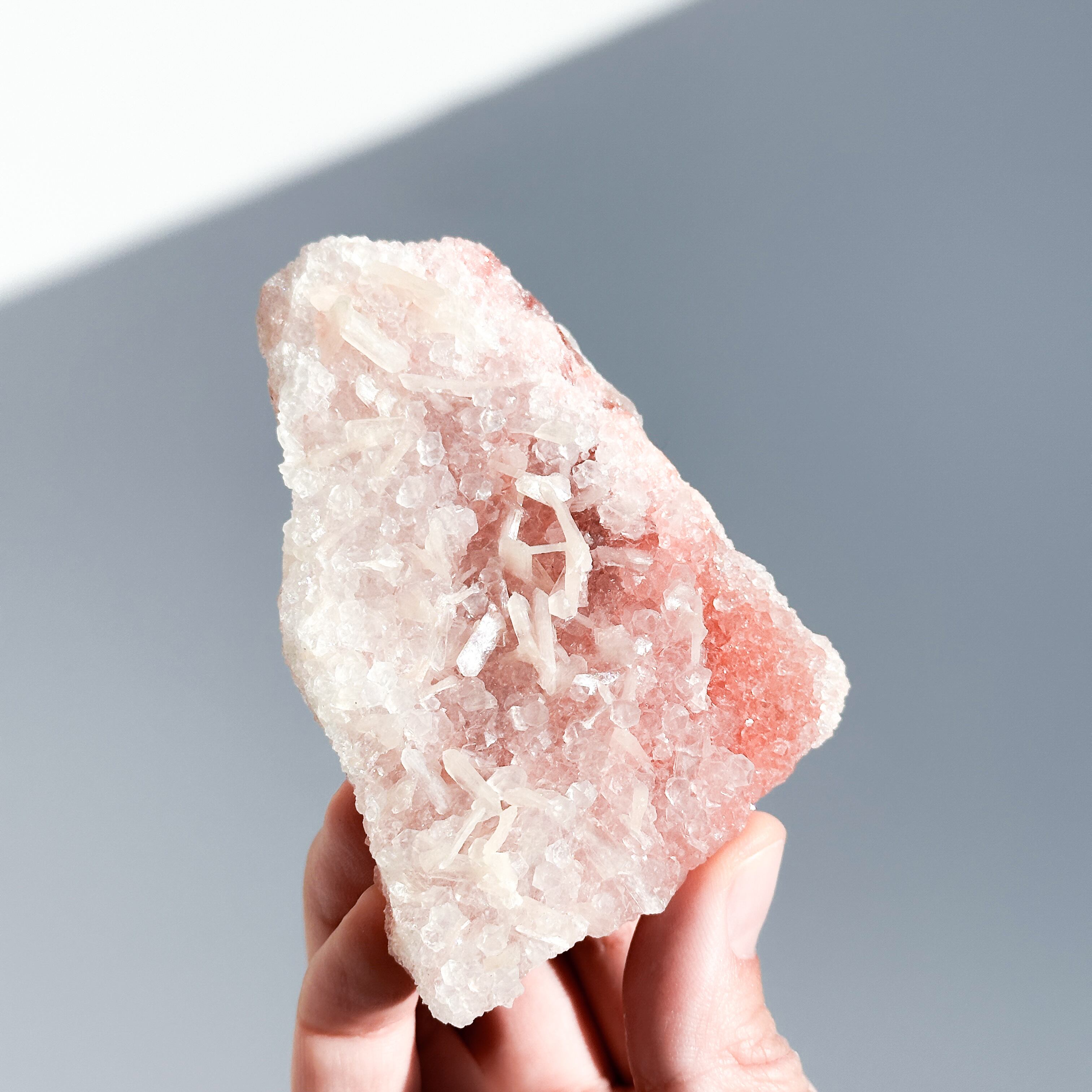 レッドアポフィライト(スティルバイト共生) 13◇Red Apophyllite