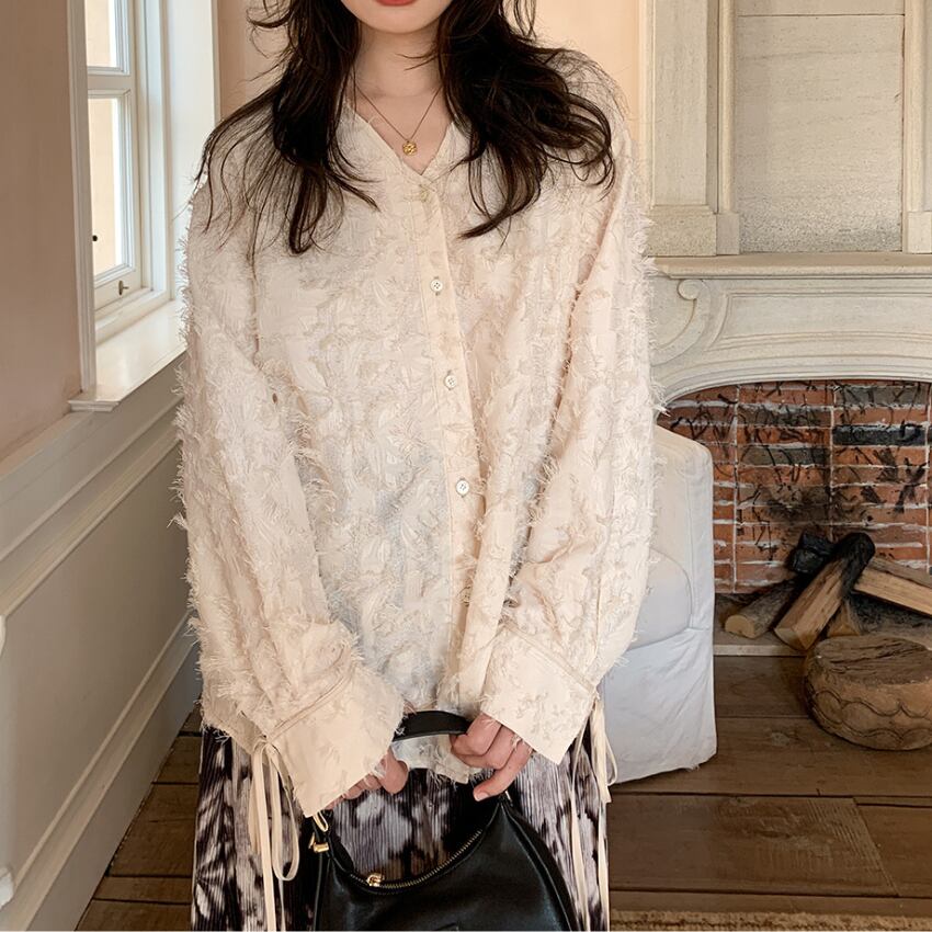 textured v-neck shirt J00190