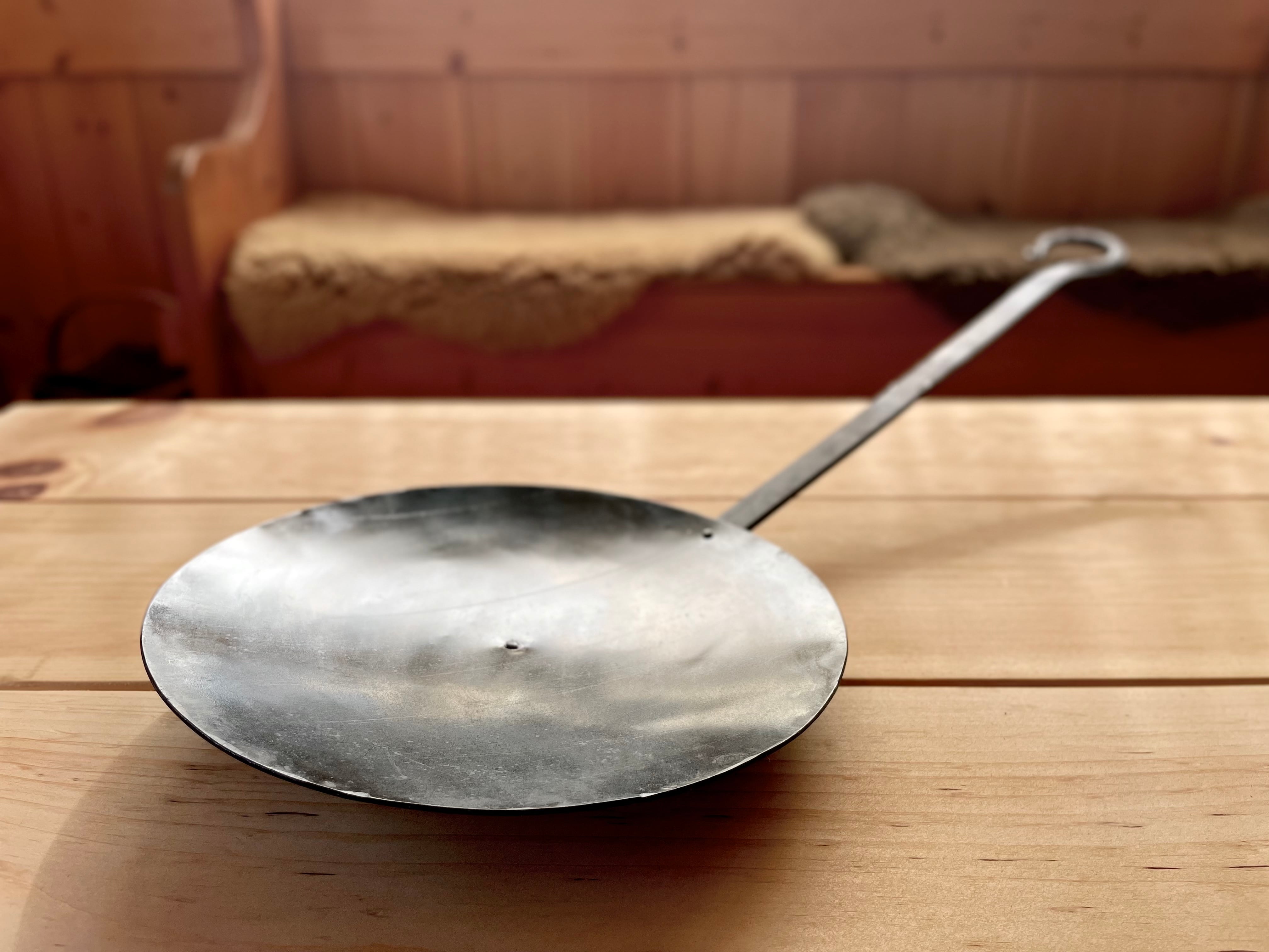 Viking Culinary鉄鋳物フライパン内径25cm