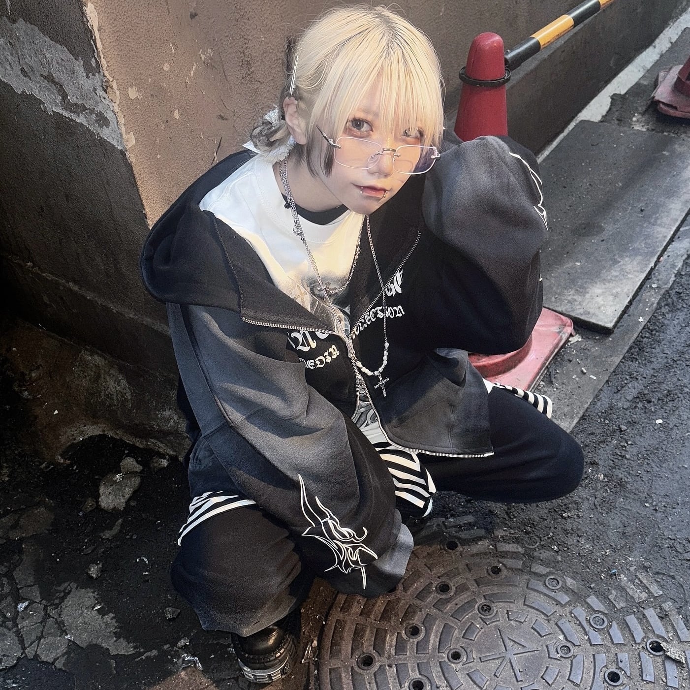 Dirty Back Cross ZIPパーカー | VOLCAN&APHRODITE