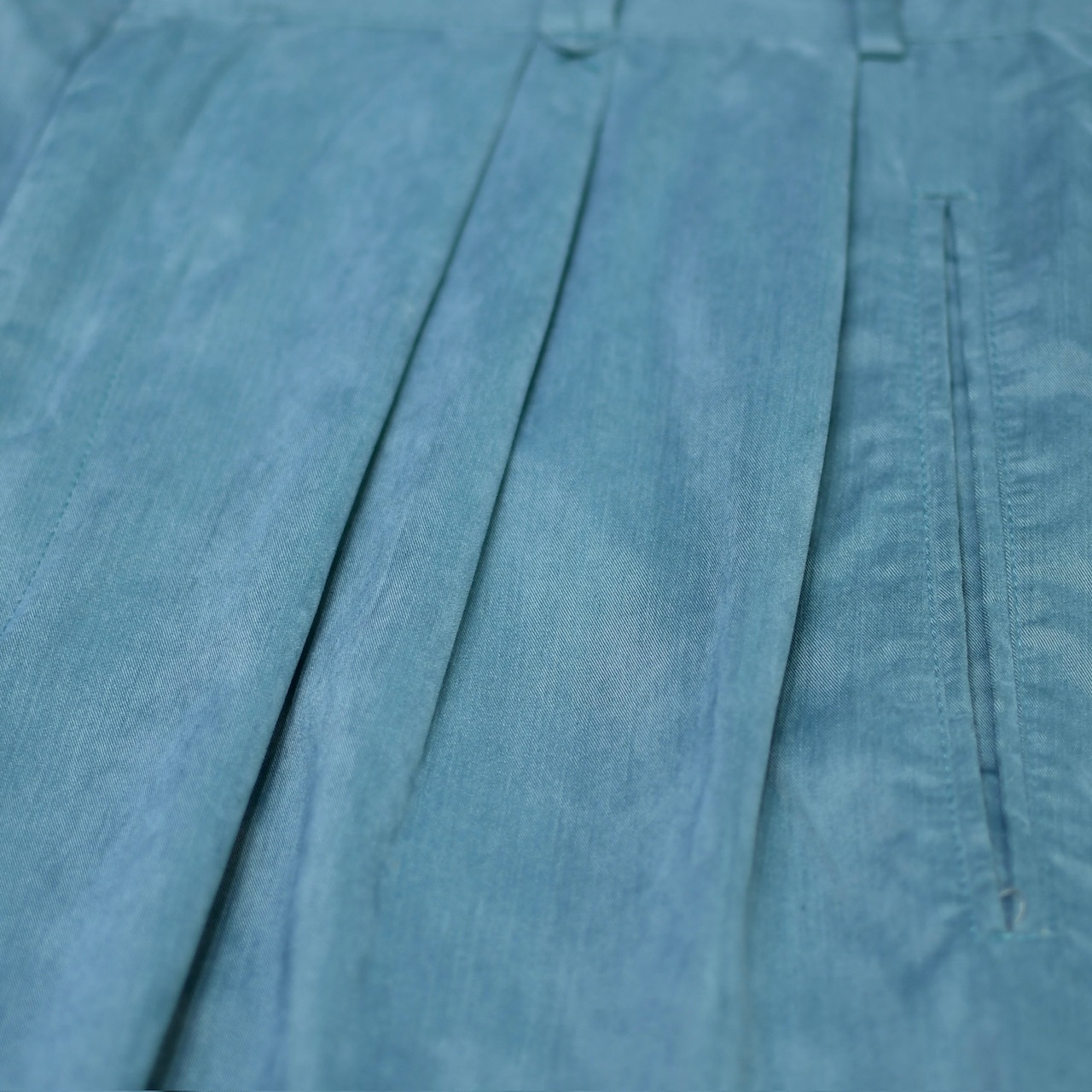 drape silhouette rayon blend 3tuck slacks emerald green