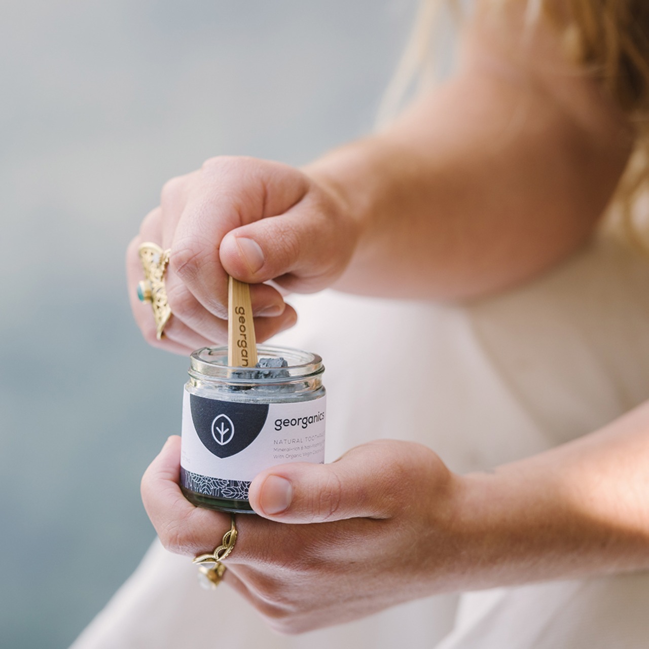 トゥースペースト チャコール