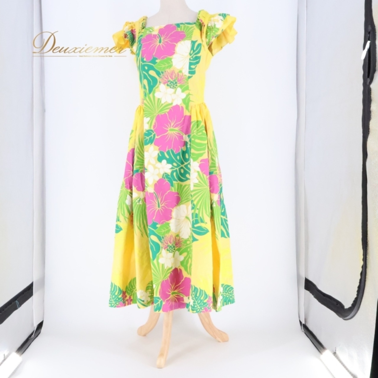 フラダンス 衣装 ワンピース ドレス マーメイドライン エムエムジェイ イエロー系 MermaidLine MMJ 日本製 ハイビスカス柄 モンステラ柄 フリル かわいい 華やか 鮮やか 明るい ハワイアン アロハ ハワイアンプリント フラ ダンス レッスン