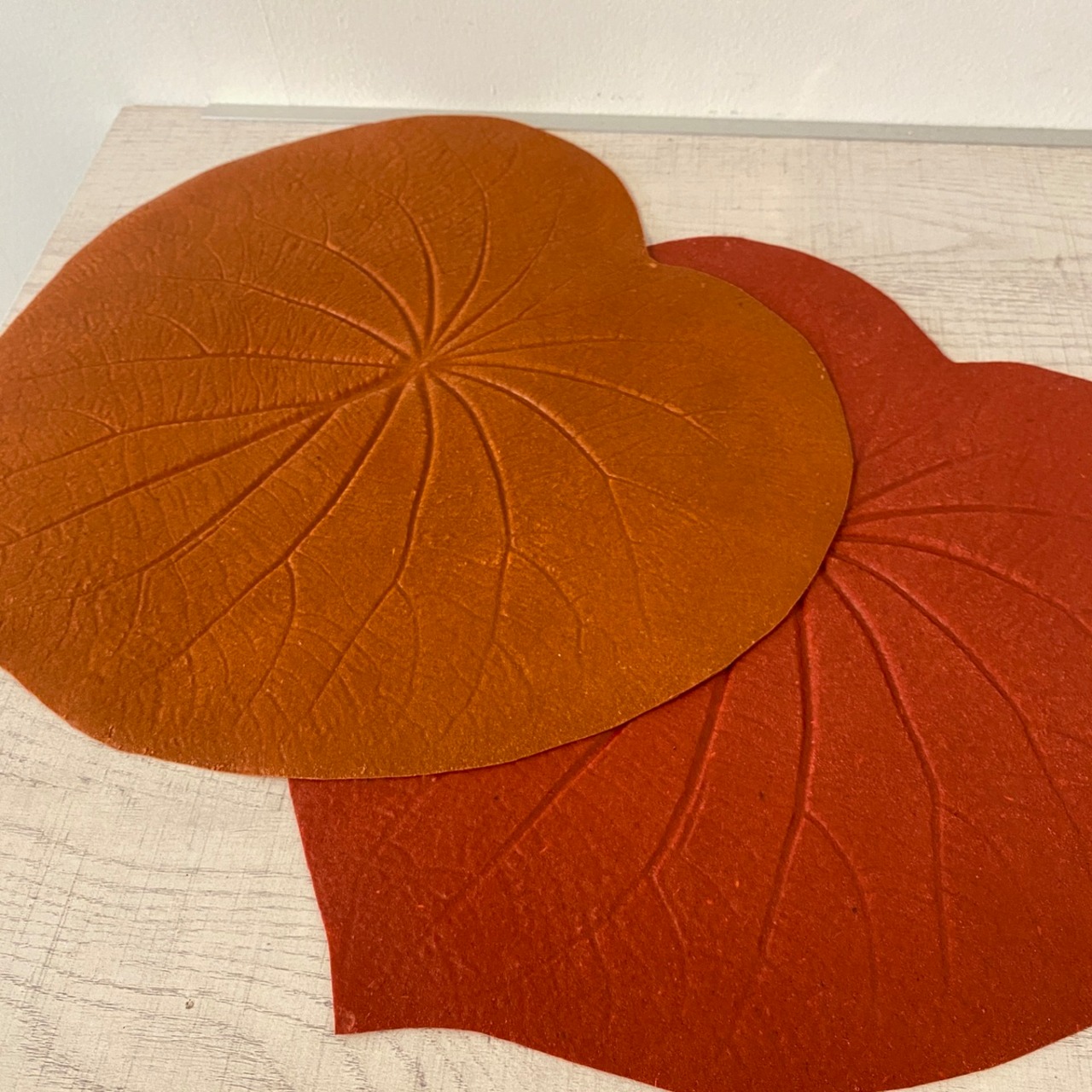 ラテックスマット　リーフ　レッド　M（３）