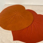 ラテックスマット　リーフ　レッド　M（３）