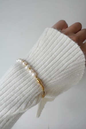 pearl chain hook bracelet
