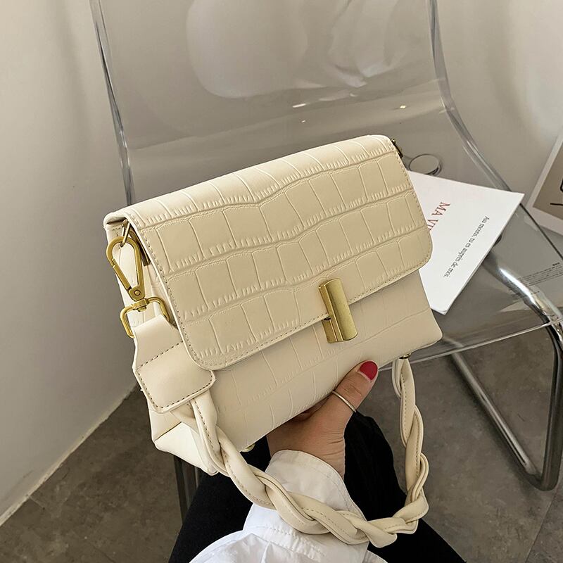 センス小さなバッグ女性2020年人気の新しいトレンディなワイルドインシングルショルダーメッセンジャーバッグネット赤ファッション小さな正方形のバッグ Tiancai_Wing_Bag5661594