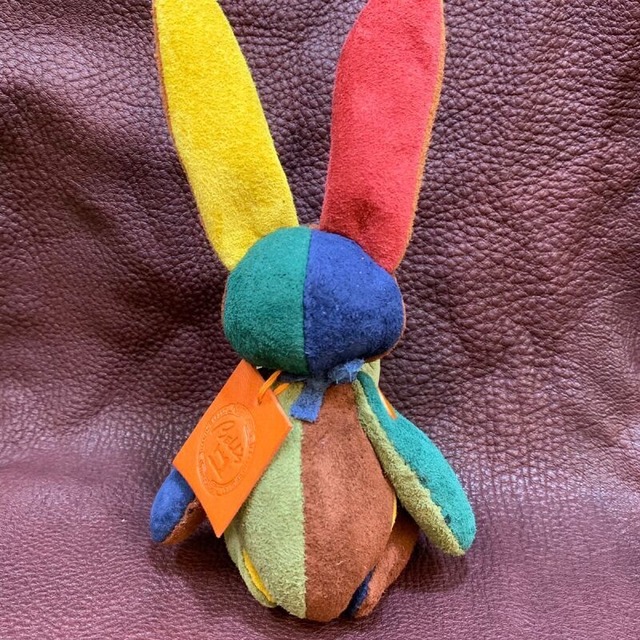 ピッグスウェードベルラビ★端革を使ってアップサイクル「ベルズラビット」写真の1点販売です　落ち着いたカラフル系