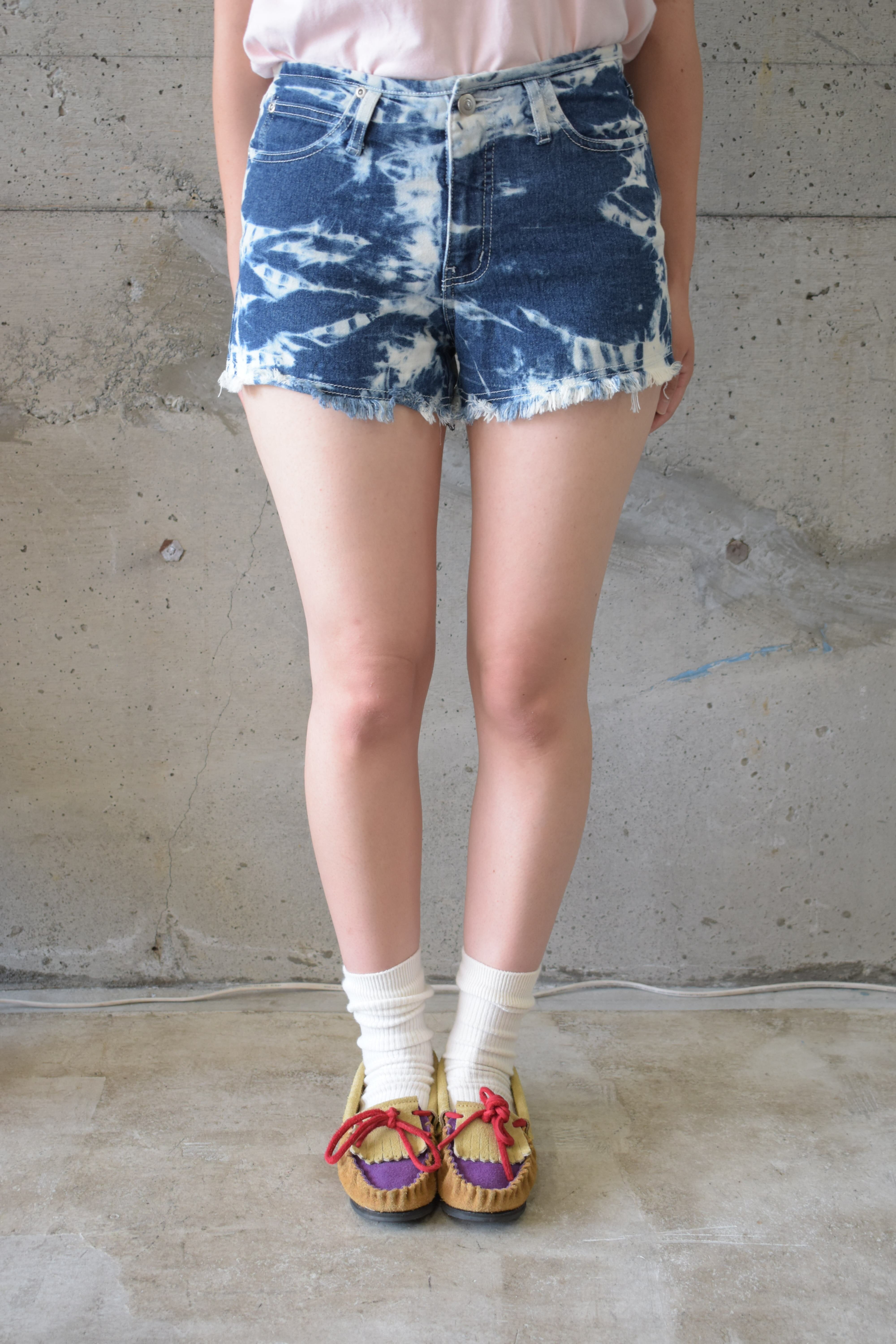 High-bleach shorts