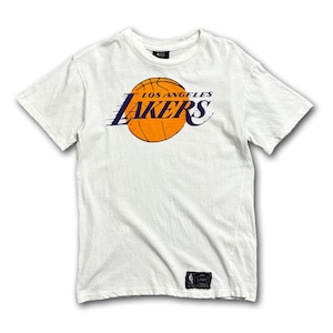 Los Angeles Lakers Printed T-Shirt. UNK