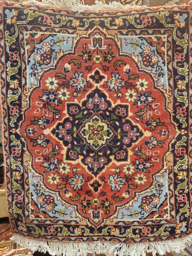 絨毯クエスト50【No.35】 ※現在、こちらの商品はイランに置いてあります。ご希望の方は先ずは在庫のご確認をお願いします。